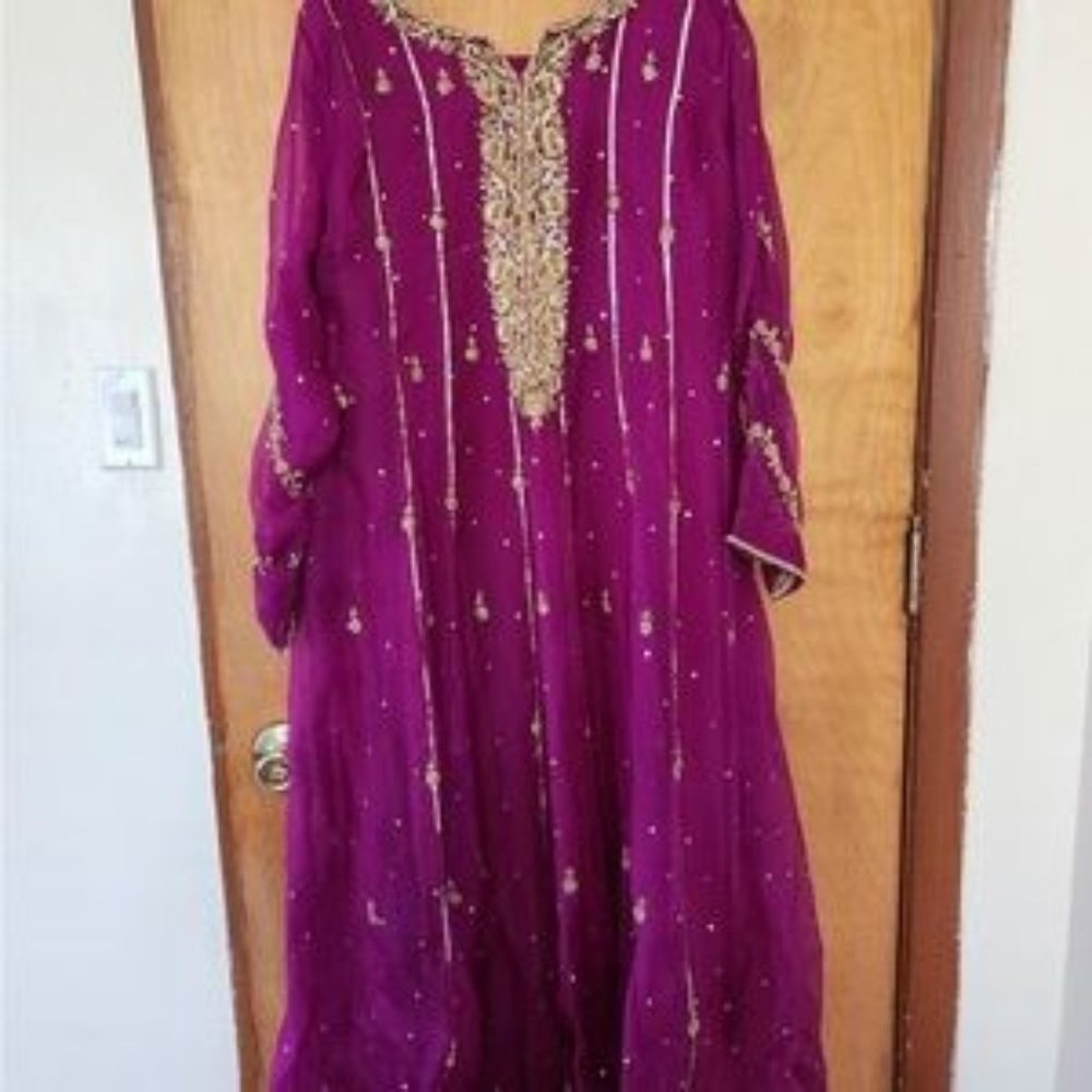 Agha Noor Anakarli Pakistani/Indian Shalwar Kameez - LIKE NEW SIZE MEDIUM